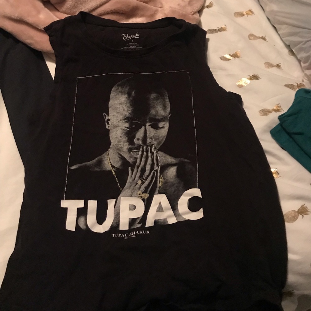 muscle tee